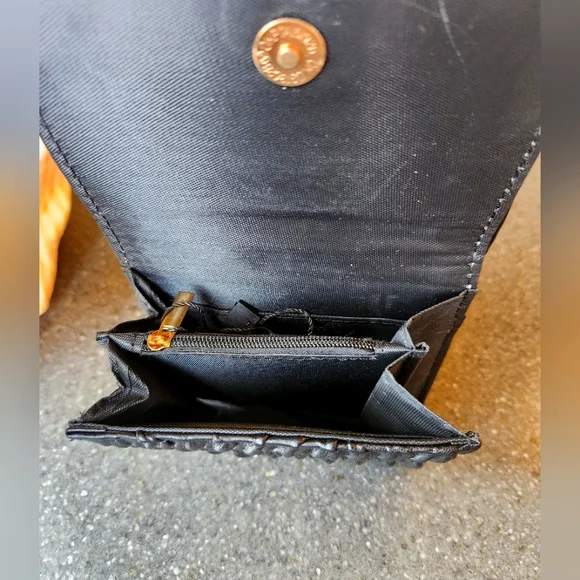 XOXO Wallet WOMEN'S, WALLET, XOXO, BLACK WITH GOLD ACCENTS, NWOT - Picture 7 of 7